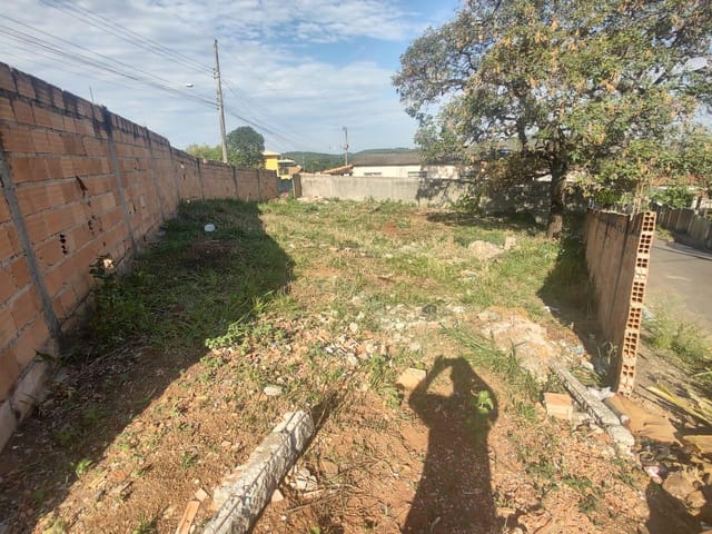 Terreno com 380m², à venda, no bairro De Leon em Pedro Leopoldo