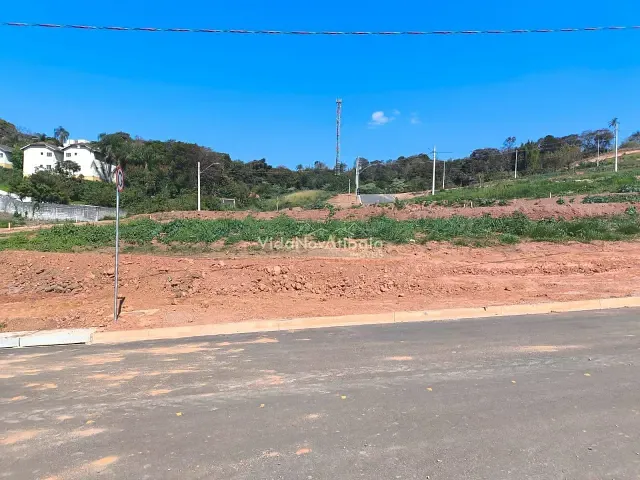 Terreno com 175m², à venda, no bairro Jardim Colonial em Atibaia