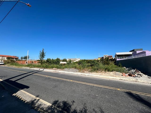 Terreno com 702m², à venda, no bairro Jardim Atlântico Central (Itaipuaçu) em Maricá