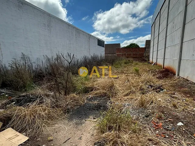 Terreno com 319m², à venda, no bairro Jardim Matilde em Ourinhos