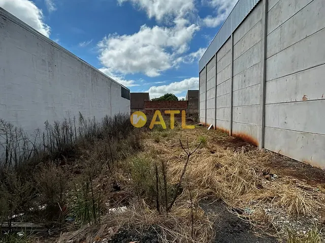 Terreno com 319m², à venda, no bairro Jardim Matilde em Ourinhos