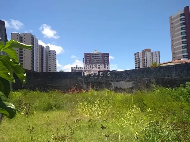 Terreno com 336m², para alugar, no bairro Treze de Julho em Aracaju