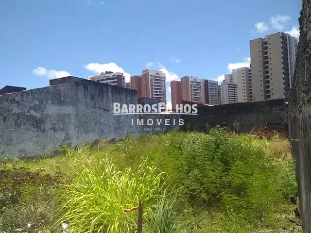 Terreno com 336m², para alugar, no bairro Treze de Julho em Aracaju