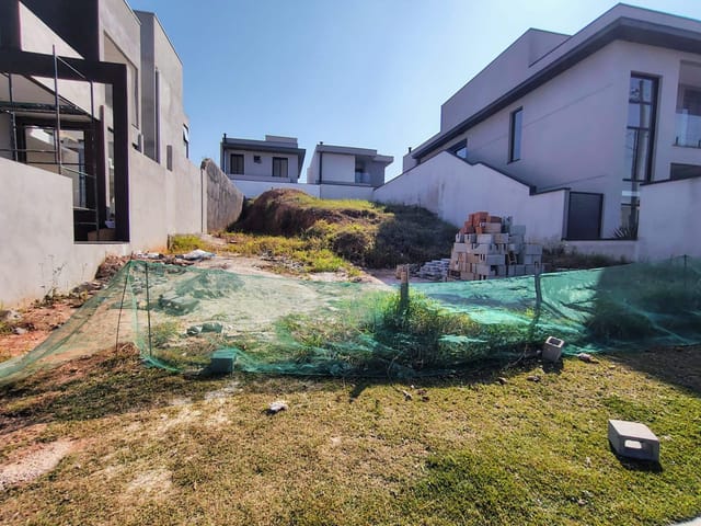 Terreno com 323m², à venda, no bairro Cézar de Souza em Mogi das Cruzes