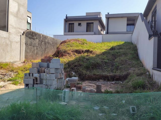 Terreno com 323m², à venda, no bairro Cézar de Souza em Mogi das Cruzes
