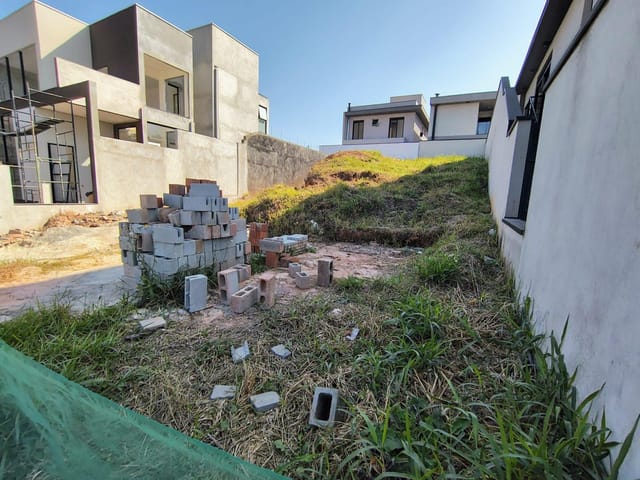 Terreno com 323m², à venda, no bairro Cézar de Souza em Mogi das Cruzes
