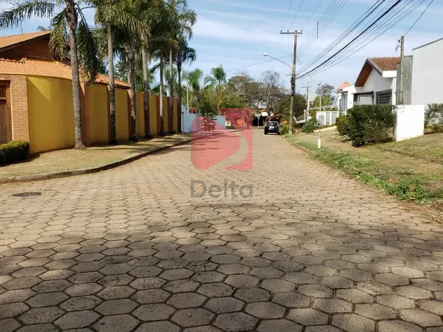 Terreno com 447m², à venda, no bairro Cidade Jardim em Pirassununga