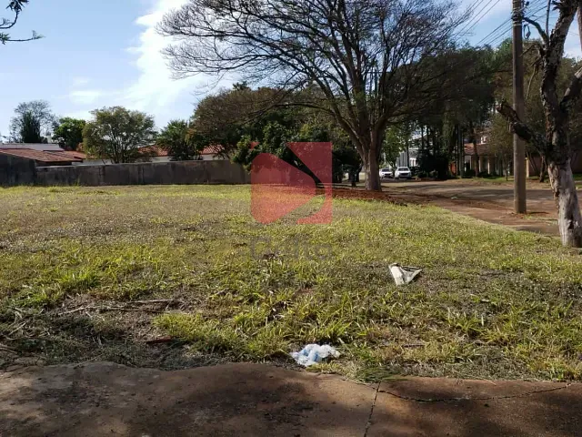 Terreno com 447m², à venda, no bairro Cidade Jardim em Pirassununga