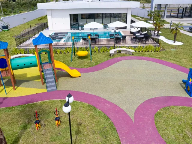 Terreno com 144m², à venda, no bairro Santa Cândida em Curitiba