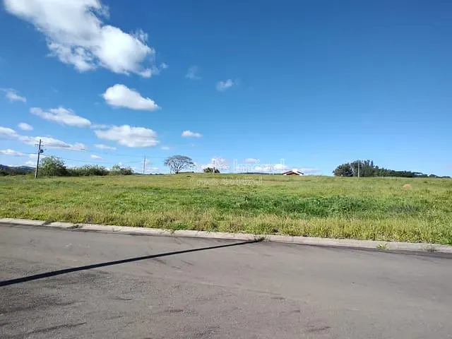 Terreno com 1000m², à venda, no bairro Centro (Arcadas) em Amparo
