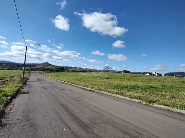 Terreno com 1000m², à venda, no bairro Centro (Arcadas) em Amparo