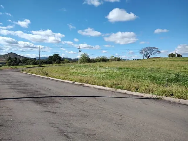 Terreno com 1000m², à venda, no bairro Centro (Arcadas) em Amparo