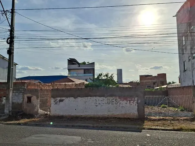 Terreno com 215m², à venda, no bairro Jardim Bahia em Paulo Afonso