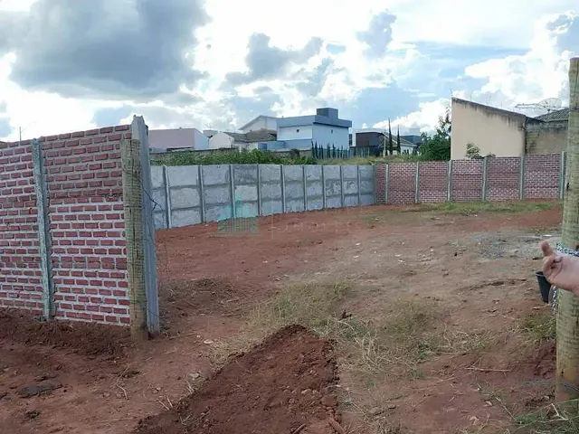 Terreno com 300m², à venda, no bairro Loteamento Santa Helena II em Catalão