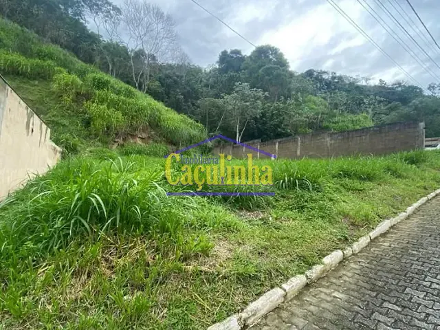 Terreno com 960m², à venda, no bairro Matadouro em Barra do Piraí