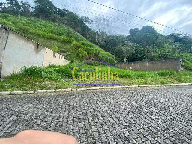 Terreno com 960m², à venda, no bairro Matadouro em Barra do Piraí