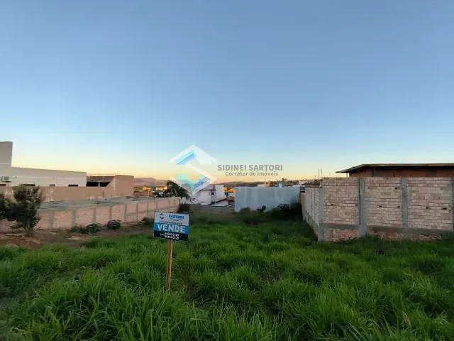 Terreno com 310m², à venda, no bairro Pompéia 3  em Jacarezinho