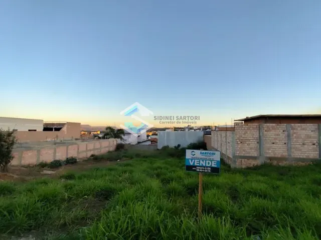 Terreno com 310m², à venda, no bairro Pompéia 3  em Jacarezinho