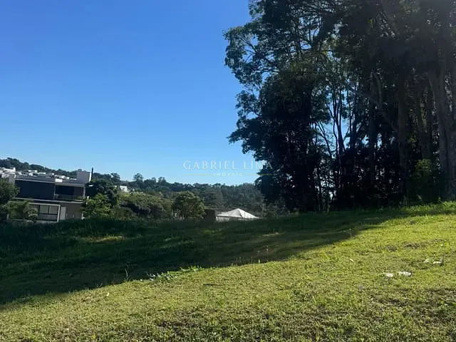Terreno com 372m², à venda, no bairro Loteamento Brisas do Lago em Jundiaí
