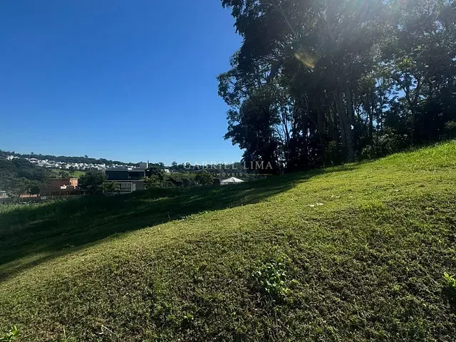 Terreno com 372m², à venda, no bairro Loteamento Brisas do Lago em Jundiaí