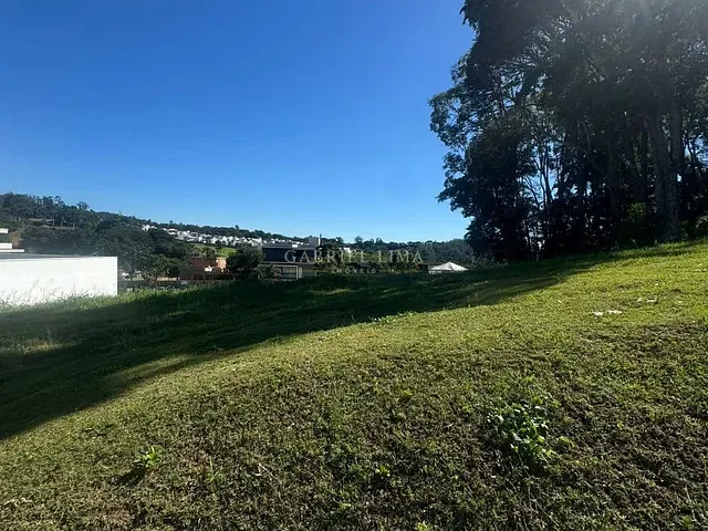 Terreno com 372m², à venda, no bairro Loteamento Brisas do Lago em Jundiaí