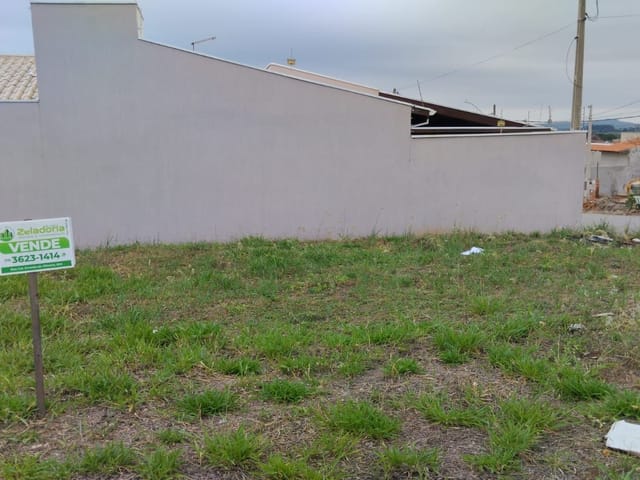 Terreno com 303m², à venda, no bairro Jardim dos Jacandás  em São João da Boa Vista