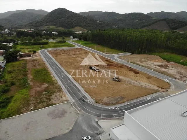 Terreno com 988m², à venda, no bairro Bela Vista em Gaspar