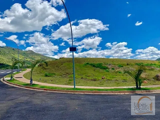 Terreno com 1051m², à venda, no bairro Itapetinga em Atibaia