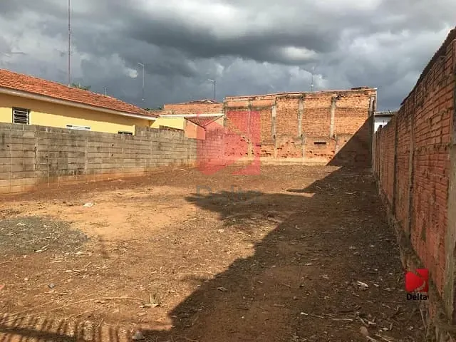 Terreno com 250m², à venda, no bairro Jardim Margarida em Pirassununga