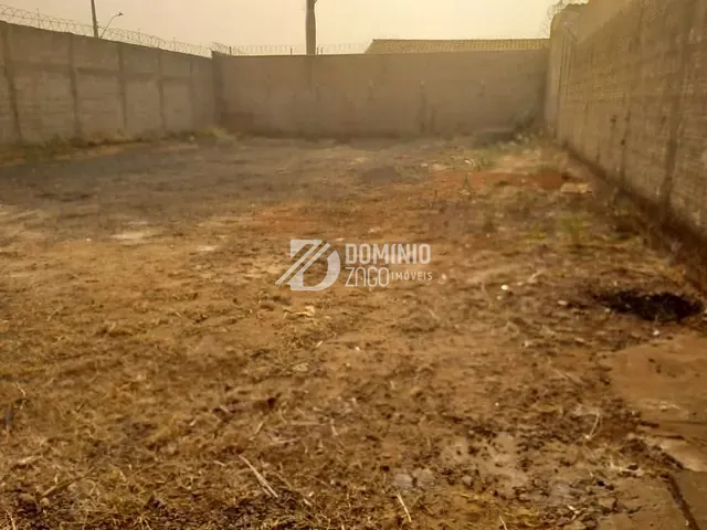 Terreno com 446m², para alugar, no bairro Jardim Maracanã em Uberaba
