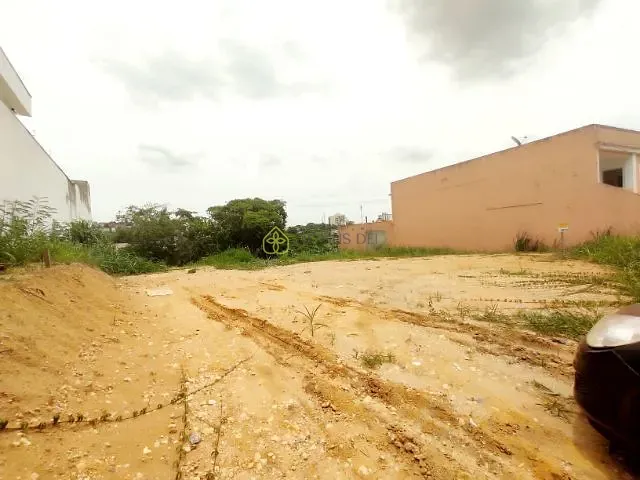 Terreno com 369m², à venda, no bairro Jardim Amália em Volta Redonda