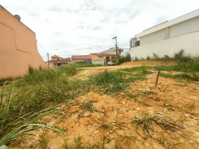 Terreno com 369m², à venda, no bairro Jardim Amália em Volta Redonda