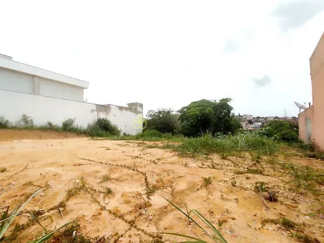 Terreno com 369m², à venda, no bairro Jardim Amália em Volta Redonda