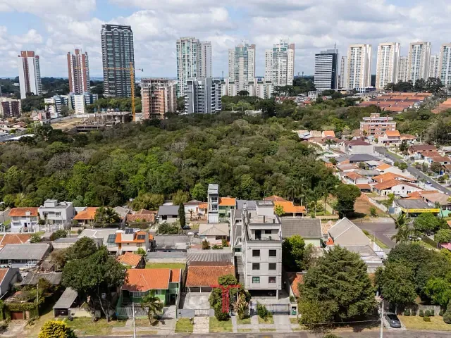 Terreno com 390m², à venda, no bairro Orleans em Curitiba