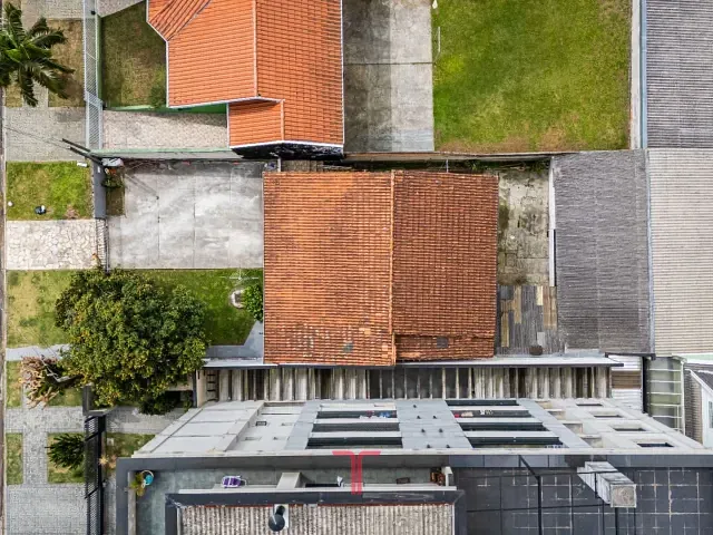 Terreno com 390m², à venda, no bairro Orleans em Curitiba