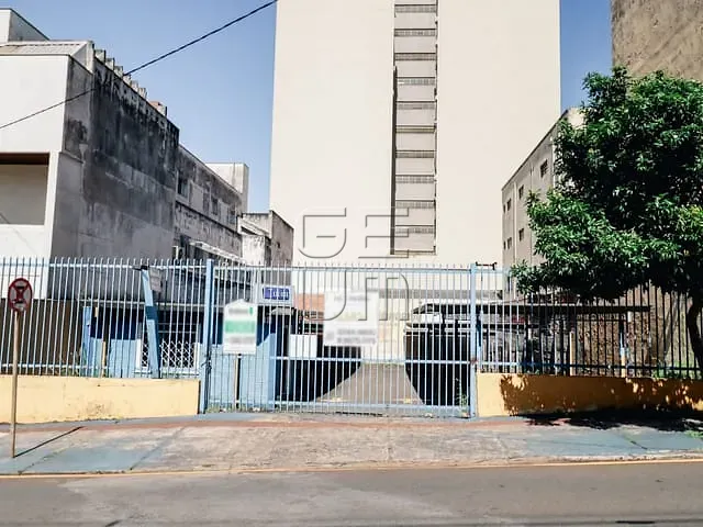 Terreno com 581m², à venda, no bairro Centro em Londrina