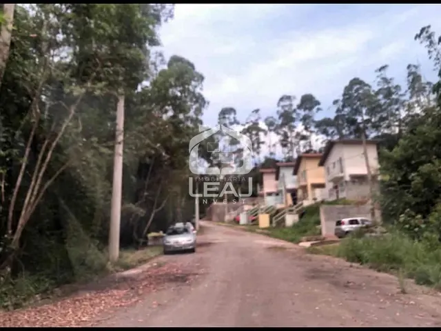 Terreno com 360m², à venda, no bairro Cento em Embu-Guaçu