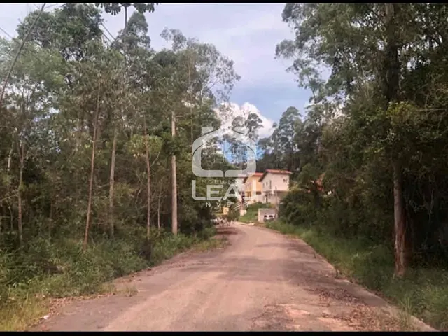 Terreno com 360m², à venda, no bairro Cento em Embu-Guaçu