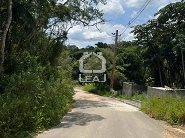 Terreno com 360m², à venda, no bairro Cento em Embu-Guaçu