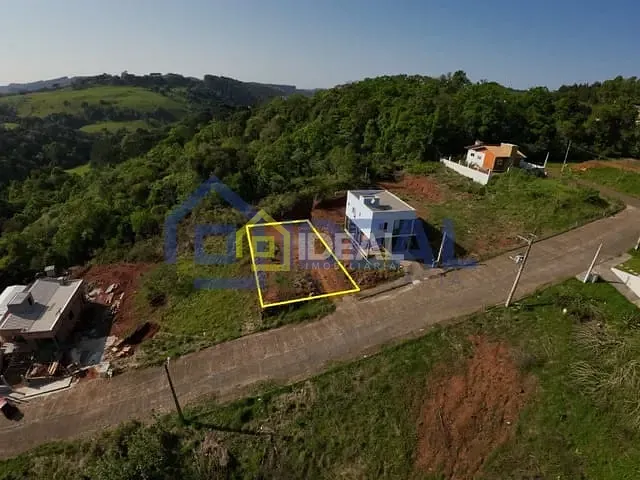 Terreno com 317m², à venda, no bairro Guilherme Reich em Concórdia