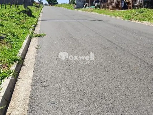 Terreno com 360m², à venda, no bairro Jardim Ipê em Aparecida de Goiânia