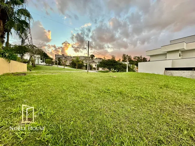 Terreno com 538m², à venda, no bairro Residencial Delle Stelle em Louveira