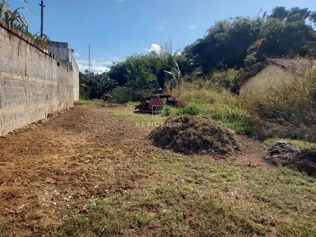Terreno com 320m², à venda, no bairro Roma em Volta Redonda