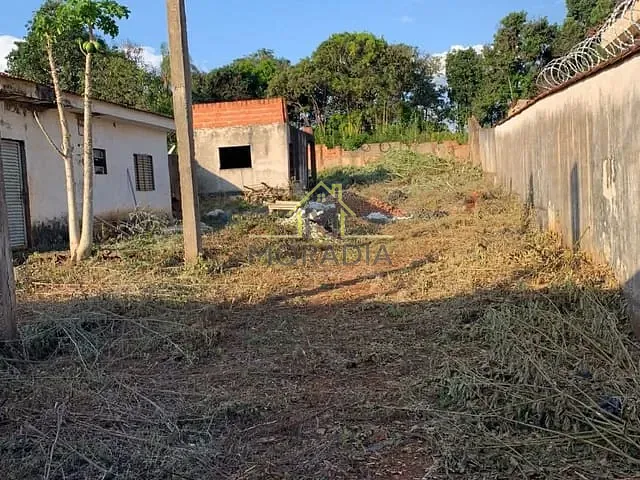 Terreno com 759m², à venda, no bairro Bellavilla I em Guaxupé