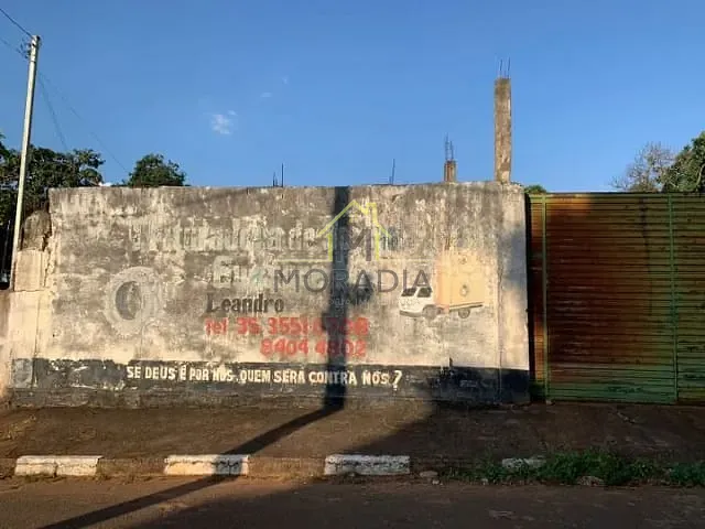Terreno com 759m², à venda, no bairro Bellavilla I em Guaxupé