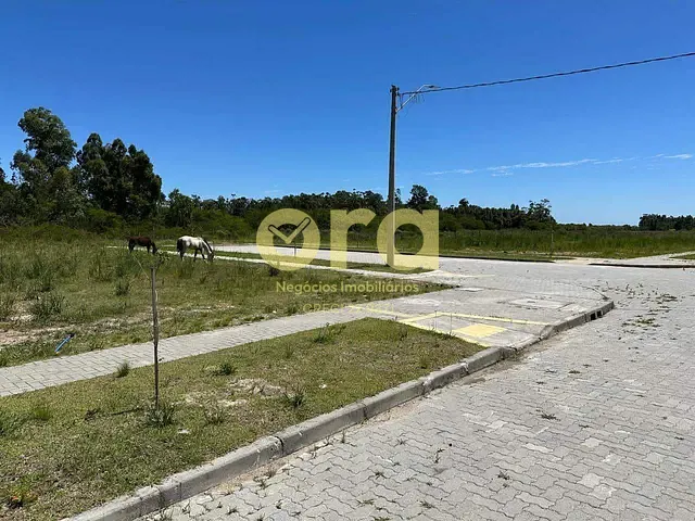 Terreno com 397m², à venda, no bairro Três Vendas em Pelotas