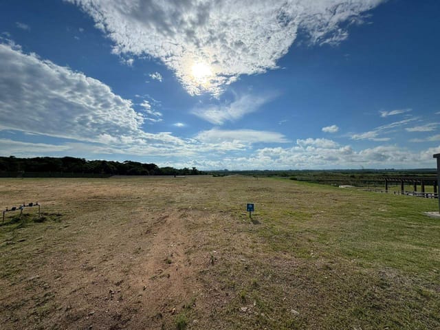 Terreno com 365m², à venda, no bairro Laranjal em Pelotas