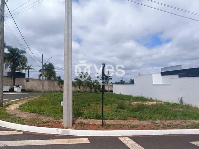 Terreno com 366m², à venda, no bairro Loteamento Residencial Villágio I em Araxá