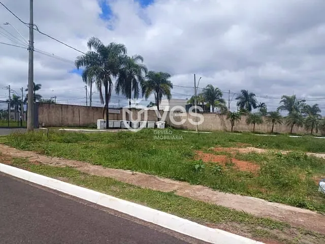 Terreno com 366m², à venda, no bairro Loteamento Residencial Villágio I em Araxá