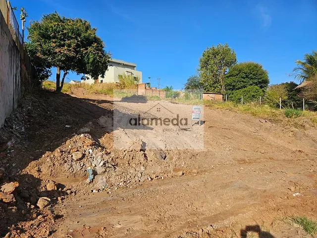 Terreno com 382m², à venda, no bairro JD EUROPA em Jacarezinho